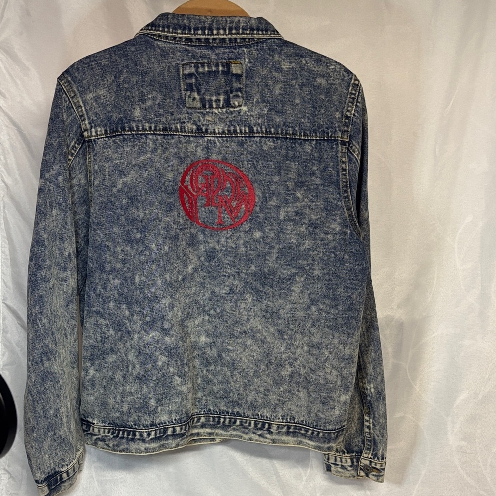 The Style Between Us Acid Wash Denim Jacket - Picture 4 of 10